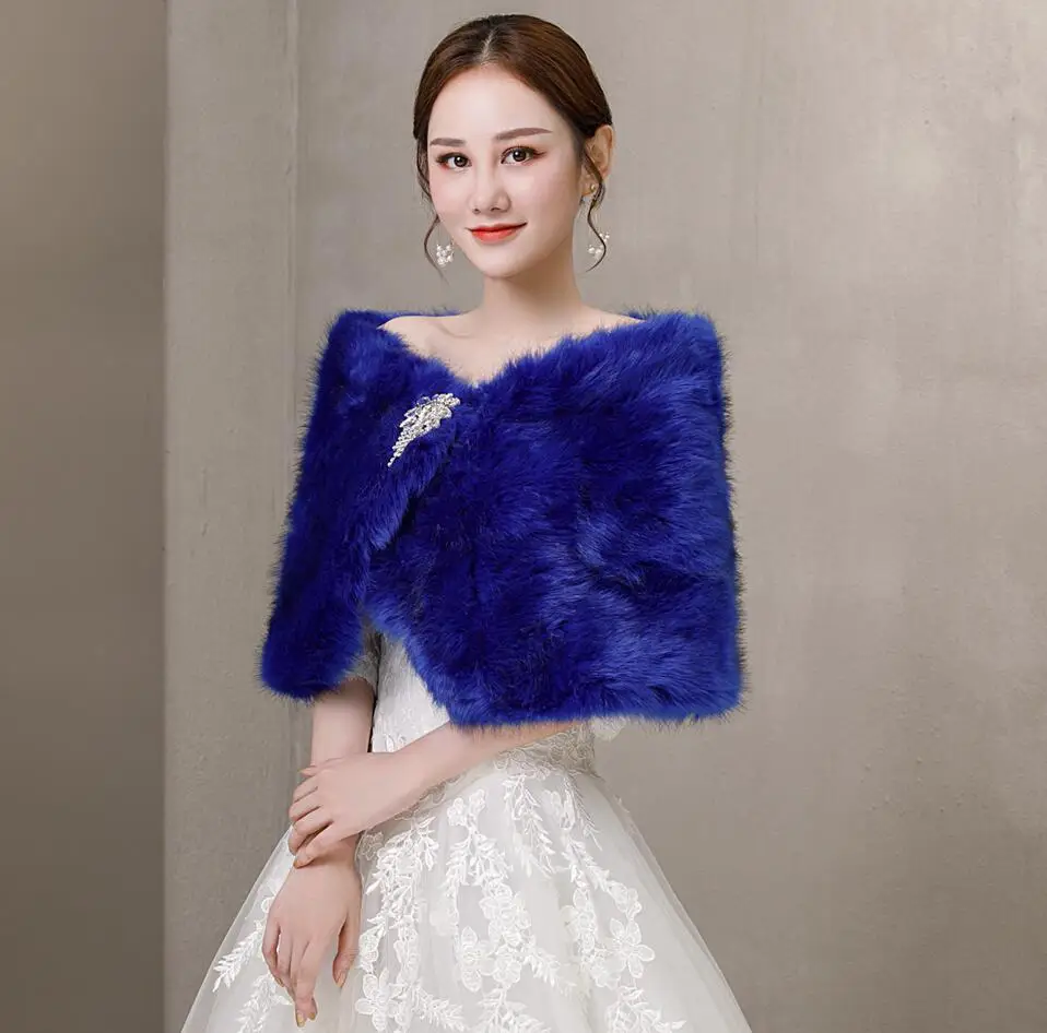 Mavi Taklit Kürk Kristal Broş  - Stole Wedding Shawl incelemesi ve fiyatı
