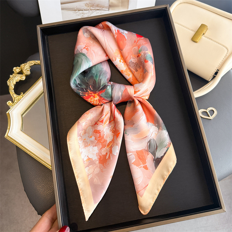 2026 Yeni Çiçek Desenli İpek K - Silk Neck Scarf incelemesi ve fiyatı