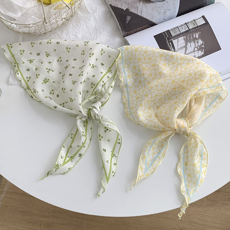 Hafif Sanatsal Küçük Çiçekli Ü - Ascot Neck Scarf incelemesi ve fiyatı
