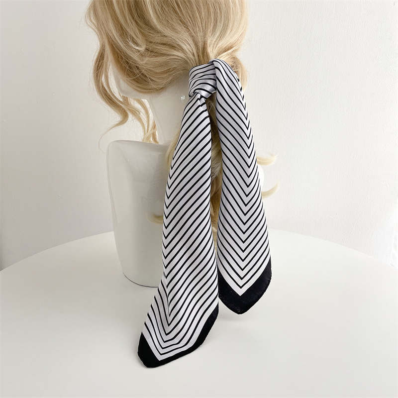 Lüks Şerit Ipek Kare Eşarp Kad - Silk Tie Striped incelemesi ve fiyatı