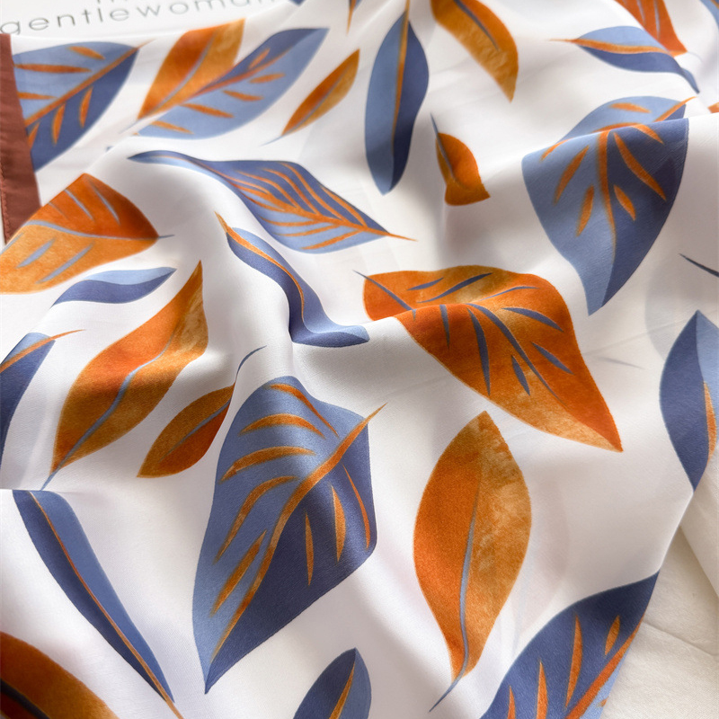 Lüks Marka Baskı 70 cm Kare Eş - Face Scarf Mask incelemesi ve fiyatı